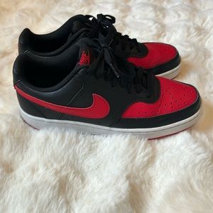 Nike boys size 7 black and red